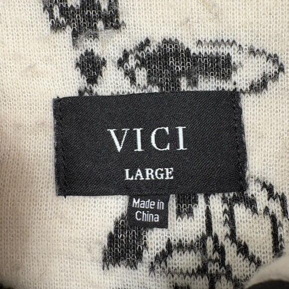 Vici Oversized Black & Cream Paisley Sherpa 1/2 Zip Up Pullover Size Large - Picture 6 of 8
